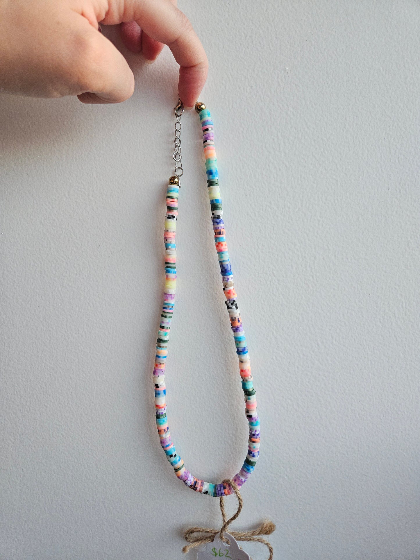 Collier de perles plates en argile