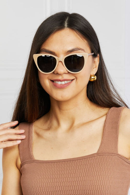 Cat-Eye Frame Sunglasses