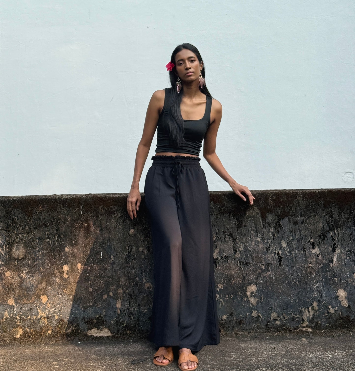 Pantalones largos y elegantes