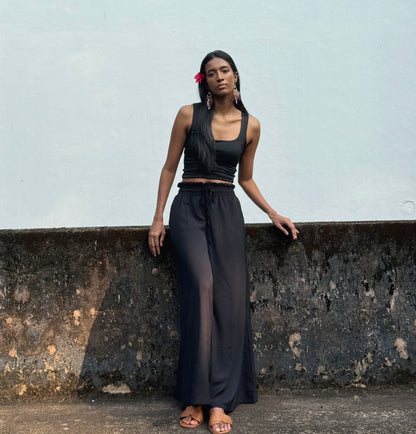 Pantalones largos y elegantes