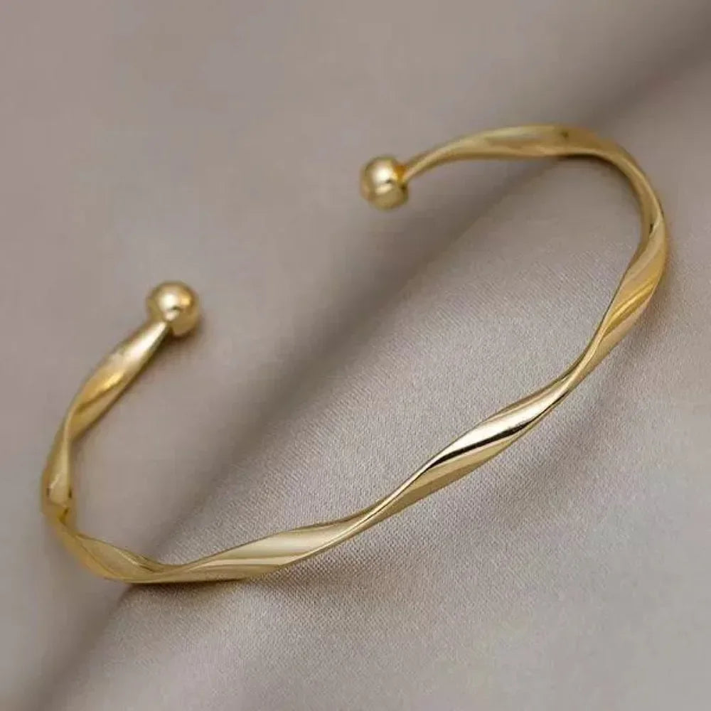 Elegant Twist Bracelet